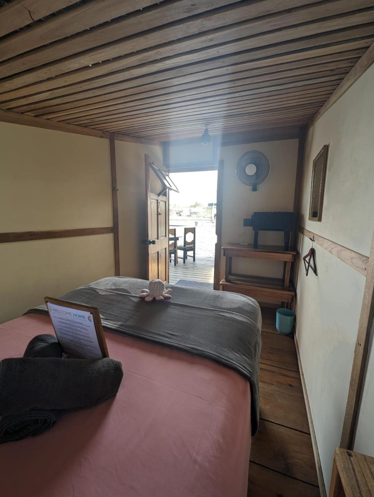 Barrbra Bnb Over The Sea Bocas del Toro Exterior foto
