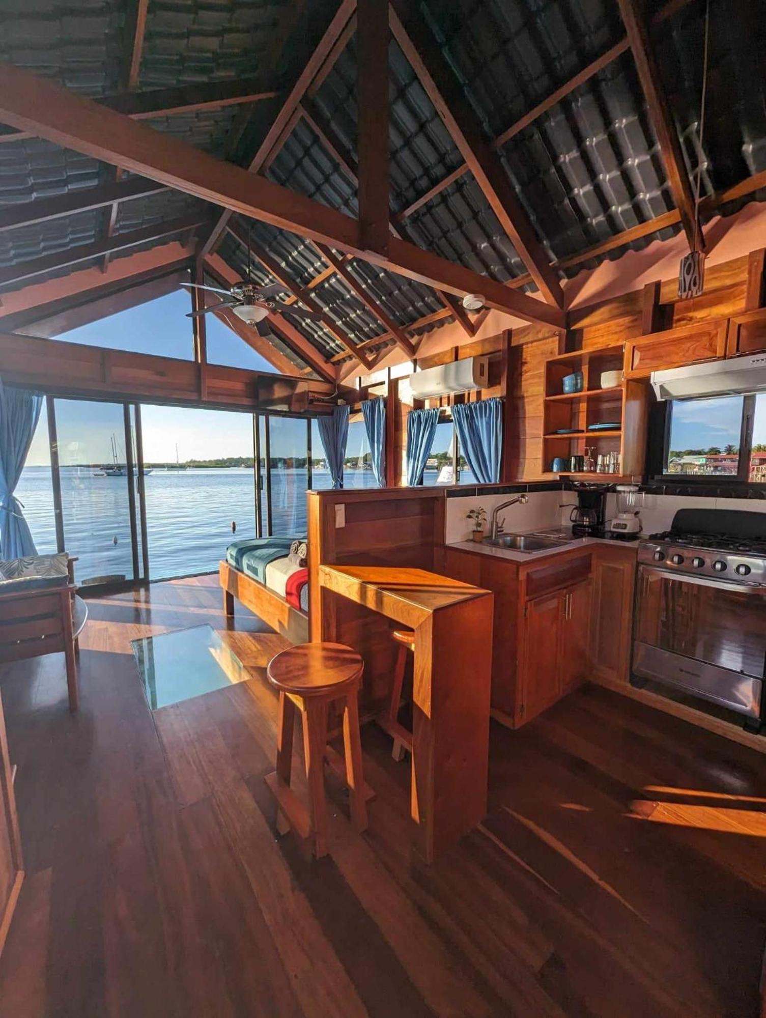 Barrbra Bnb Over The Sea Bocas del Toro Exterior foto
