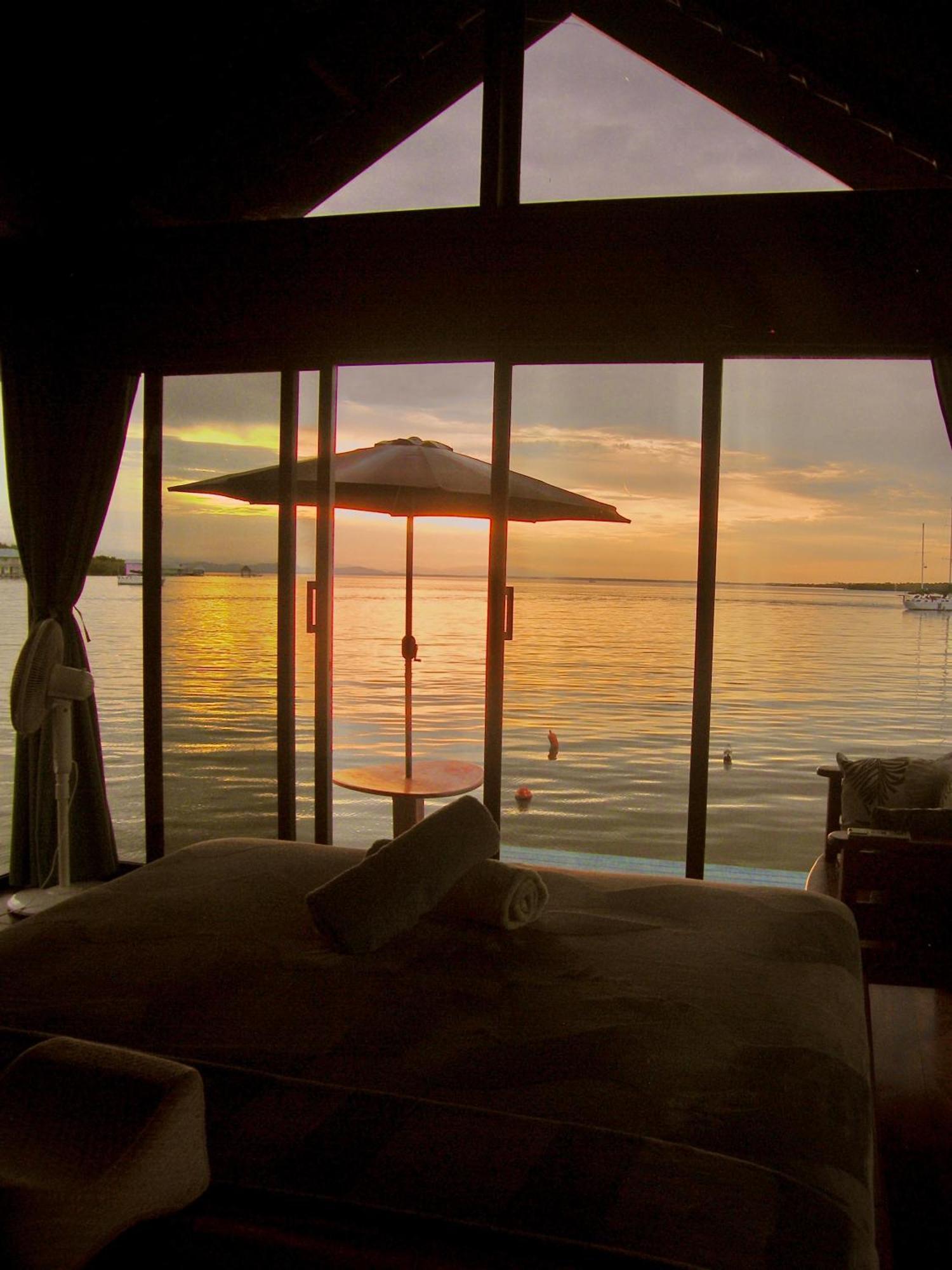 Barrbra Bnb Over The Sea Bocas del Toro Exterior foto